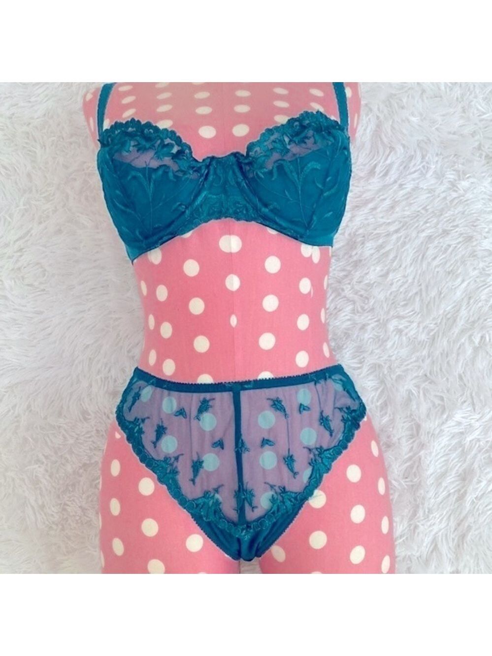 Vintage 90’s Victoria’s Secret bra & panty set